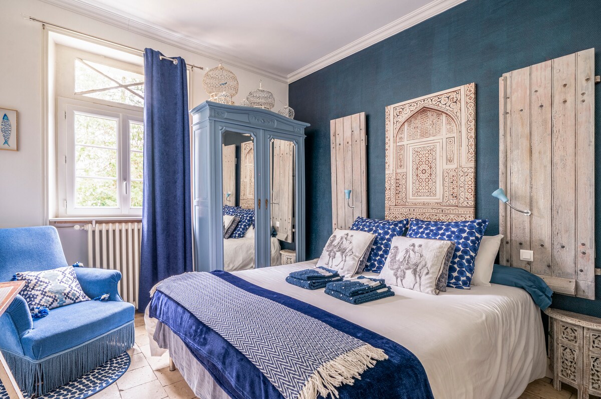 索维拉客房
这个房间是东方魅力。 
还可以享用水槽柜
标准双人床可分为两张床