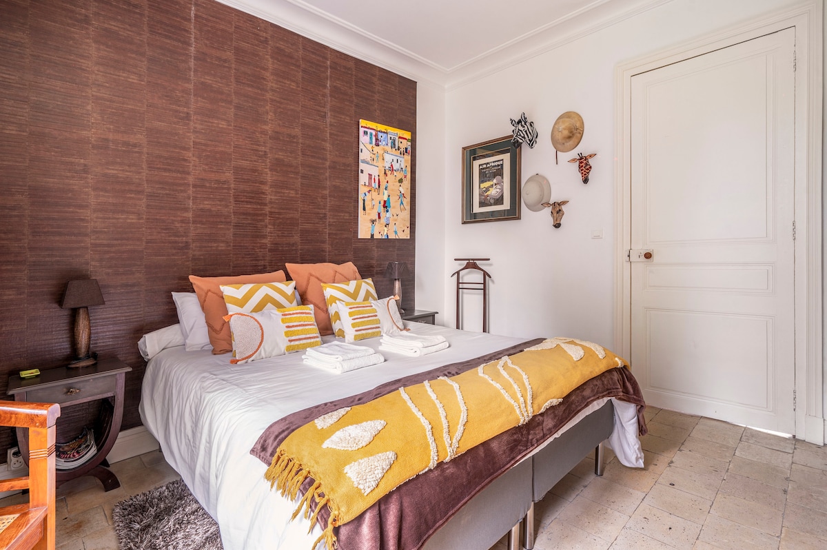 SAMBURU房间
这间客房的民族魅力

两张独立的床可配备标准双人床