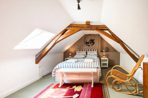 Gite in the garden: heated pool, comfort