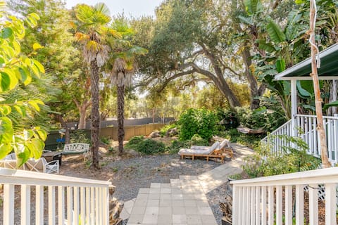 Under the Oaks - Spa, Fire-pit, 10 min to beach