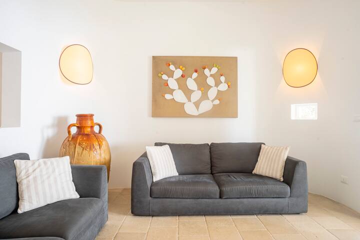 LiFunni, Stunning villa, Pool, Sea access, 14p gallery image 3