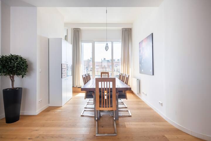 Awesome Penthouse with Roof Terrace gallery image 3