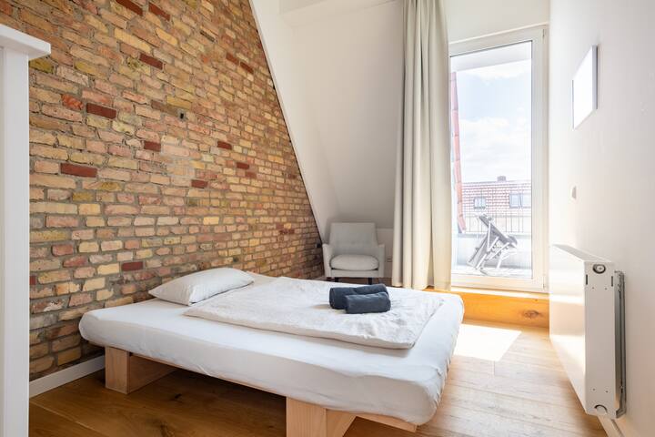 Awesome Penthouse with Roof Terrace gallery image 5