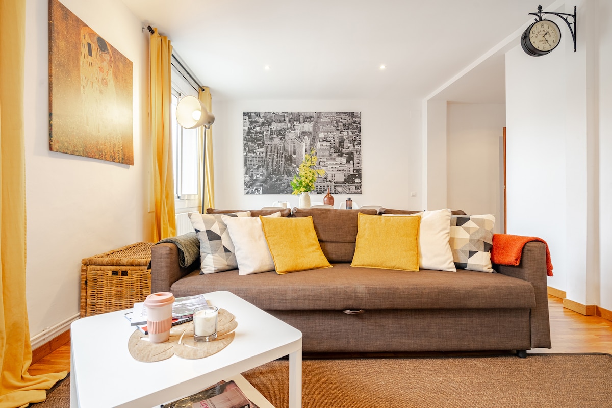 Successful Airbnb property: Bright, Spacious, and Modern Eixample Flat in La Nova Esquerra De L'eixample