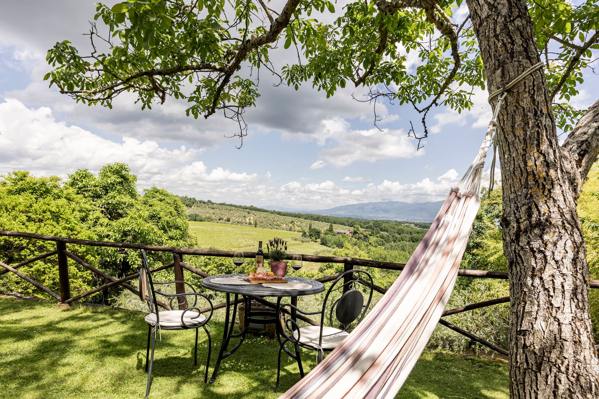 Charming converted Hayloft overlooking the Chianti Hills