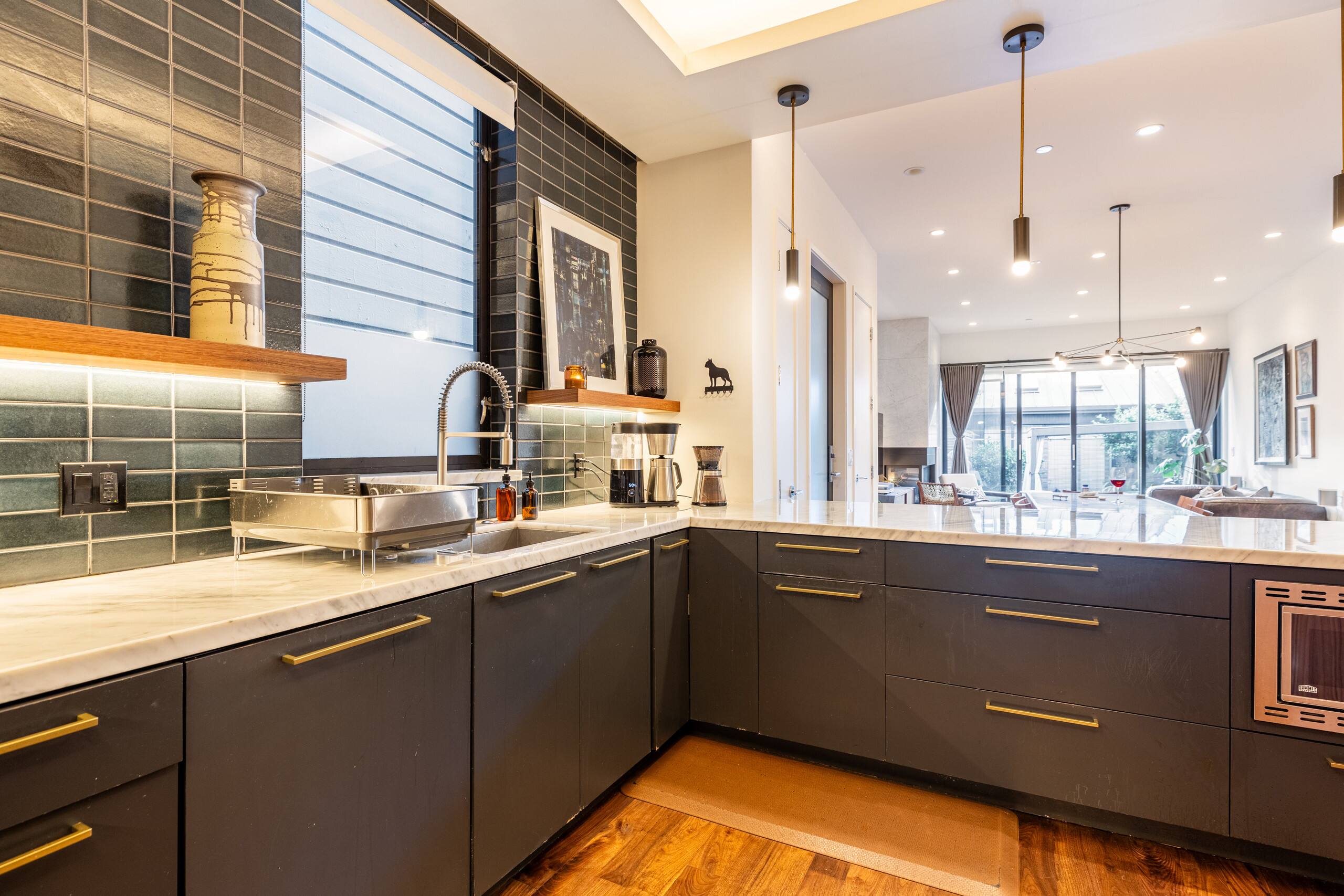Townhouse in San Francisco · ★4.92 · 3 bedrooms · 3 beds · 2.5 baths - Image 11