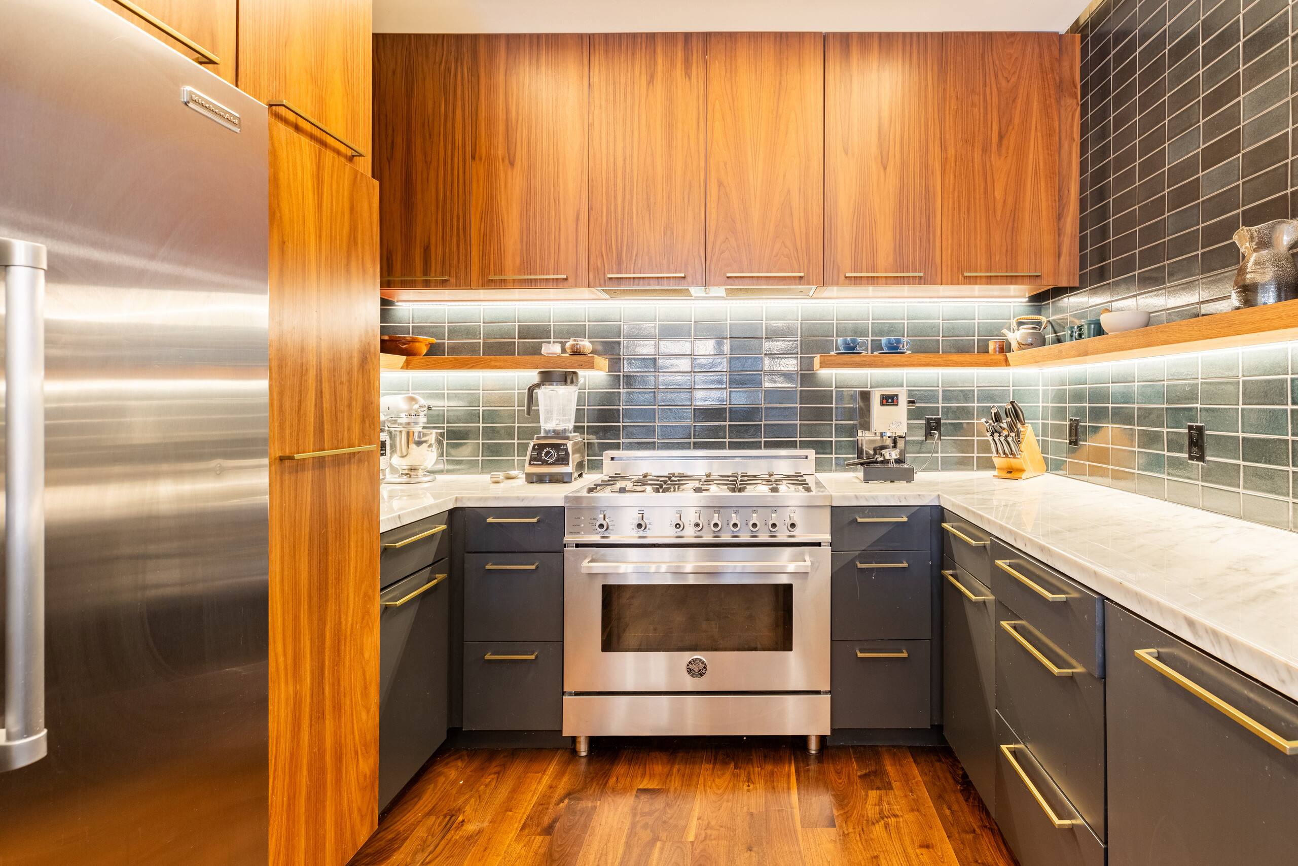 Townhouse in San Francisco · ★4.92 · 3 bedrooms · 3 beds · 2.5 baths - Image 12