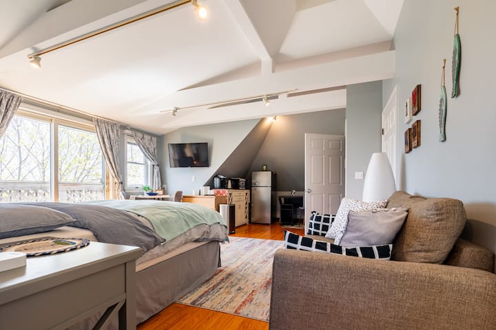 Newly Renovated Suite Near Boston W/priv. Bathroom - 브루클라인