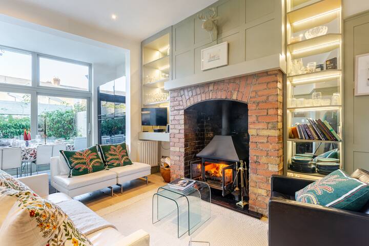 Architect’s Dublin City ,Central heritage home . gallery image 5