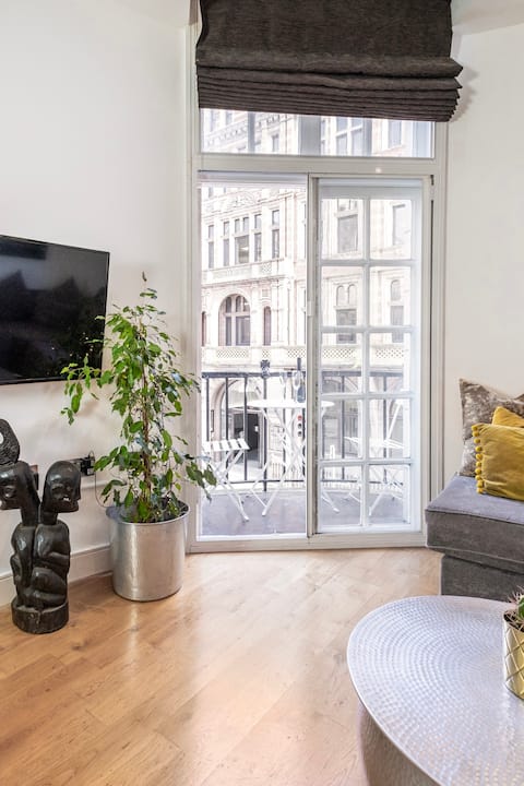 Smart Balconied Apartment in Heart of City Centre