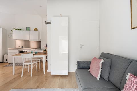 Top performing Airbnb: Self-check-in cozy A/C old town Villefranche S/Mer in Villefranche Sur Mer
