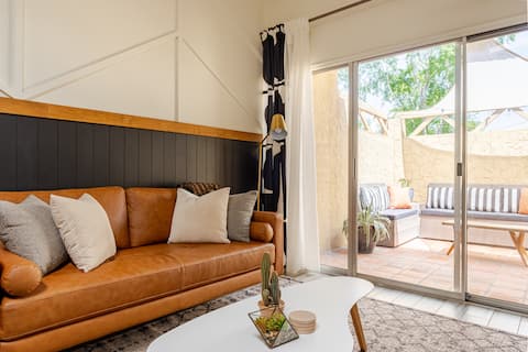 Popular Airbnb listing: Updated Central Phoenix Townhouse near Restaurant Row in Phoenix