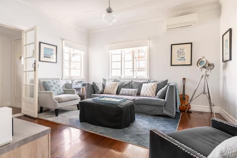 Top performing Airbnb: CBD/New Farm House, 5 Bedroom, A/C, 4 Carparks in Brisbane