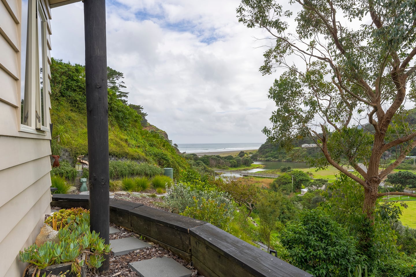 Piha - Peaceful & Private 4