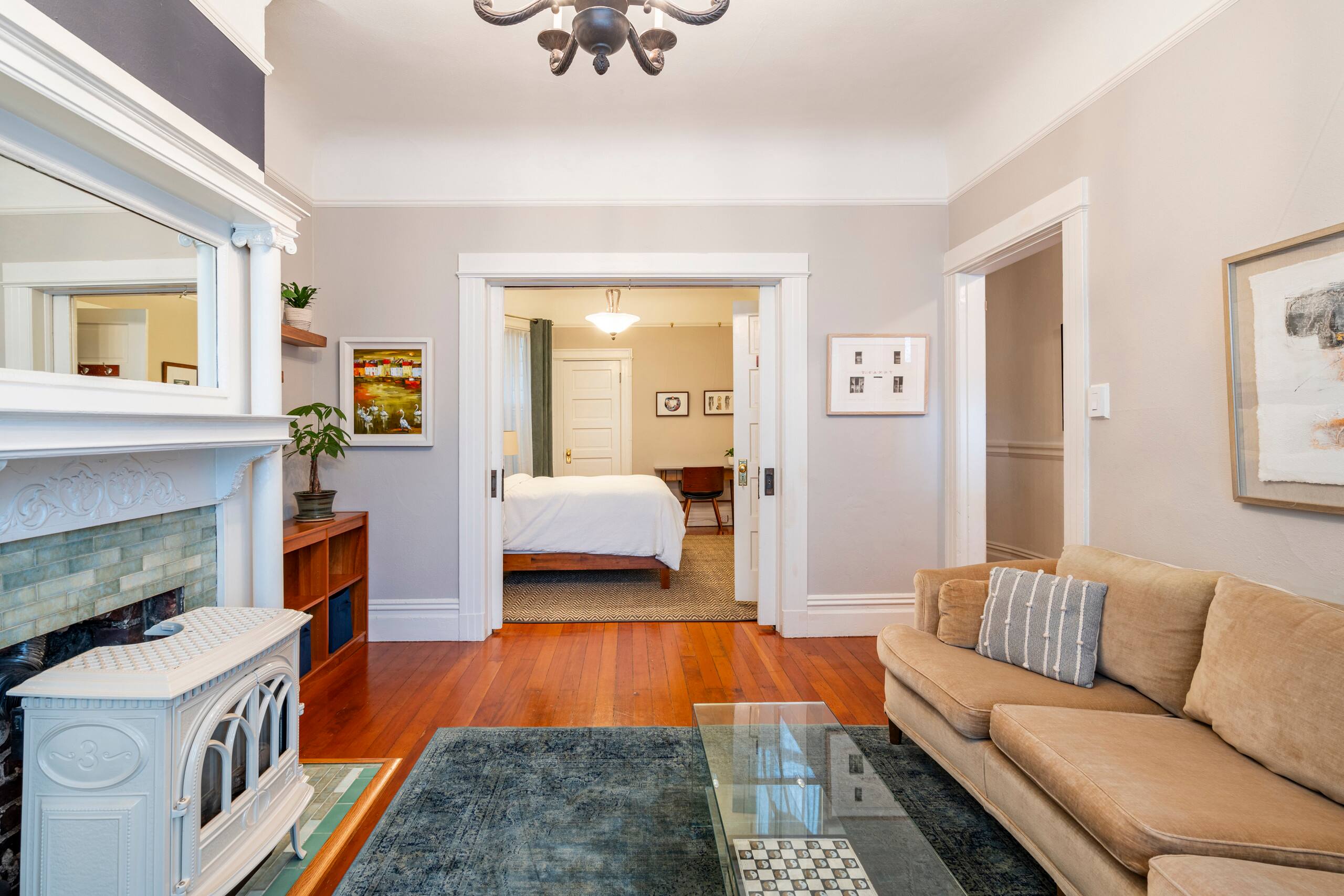 Condo in San Francisco · ★4.97 · 3 bedrooms · 3 beds · 1 bath - Image 2