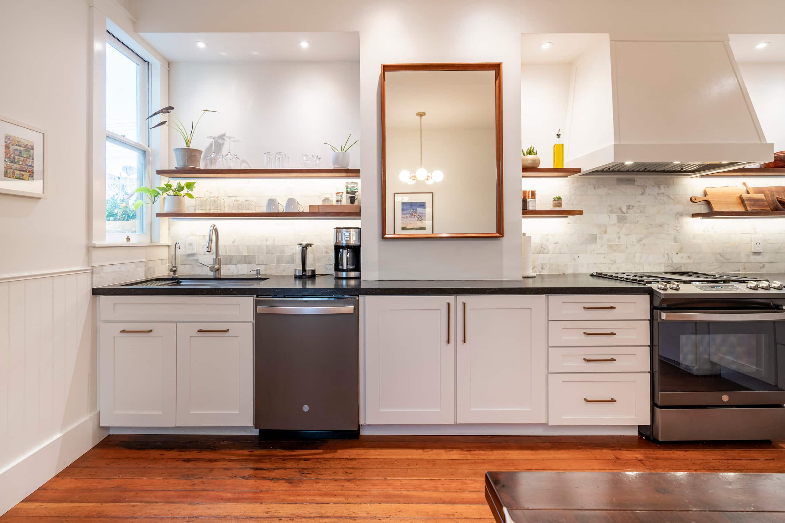 Condo in San Francisco · ★4.97 · 3 bedrooms · 3 beds · 1 bath - Image 7