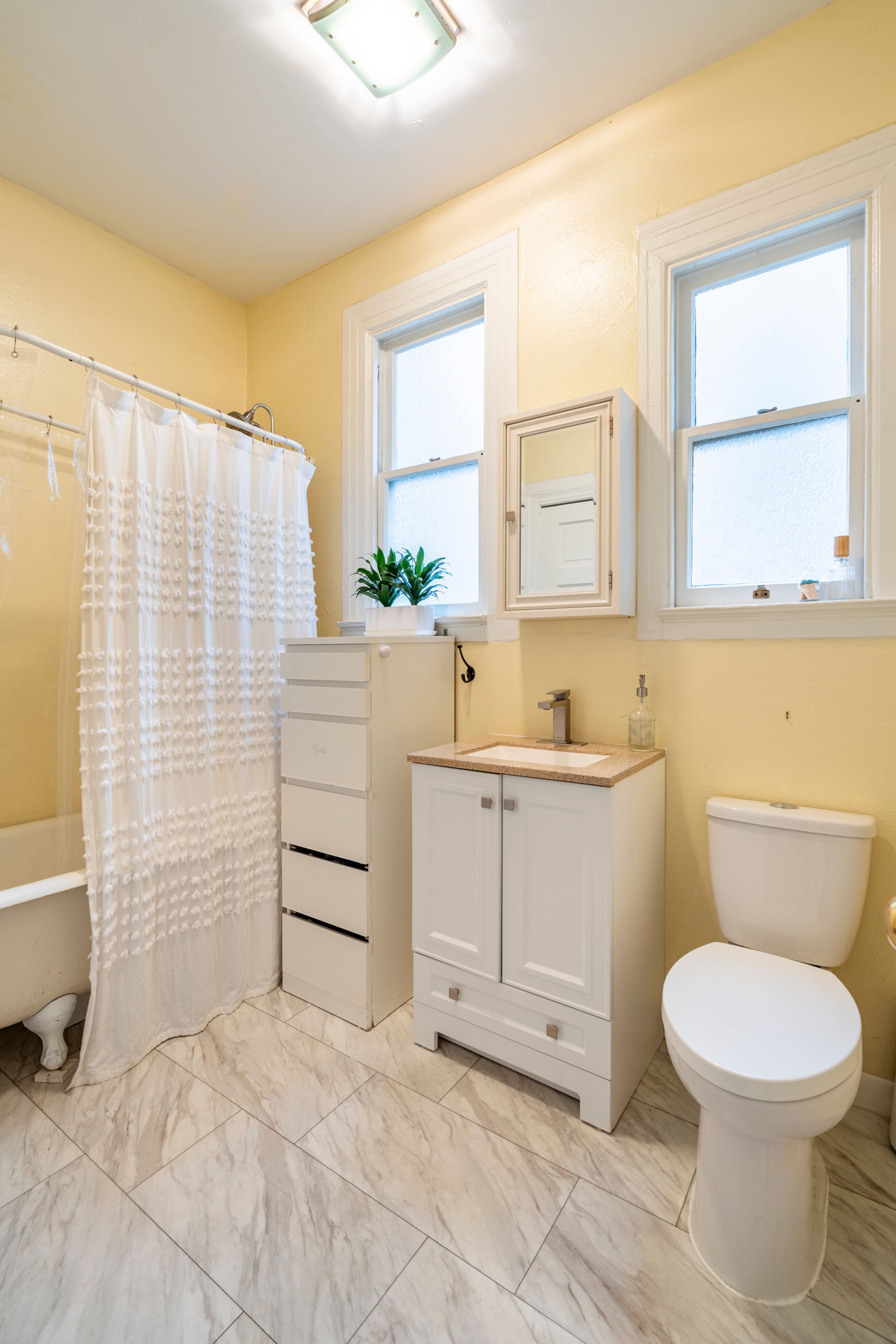 Condo in San Francisco · ★4.97 · 3 bedrooms · 3 beds · 1 bath - Image 19