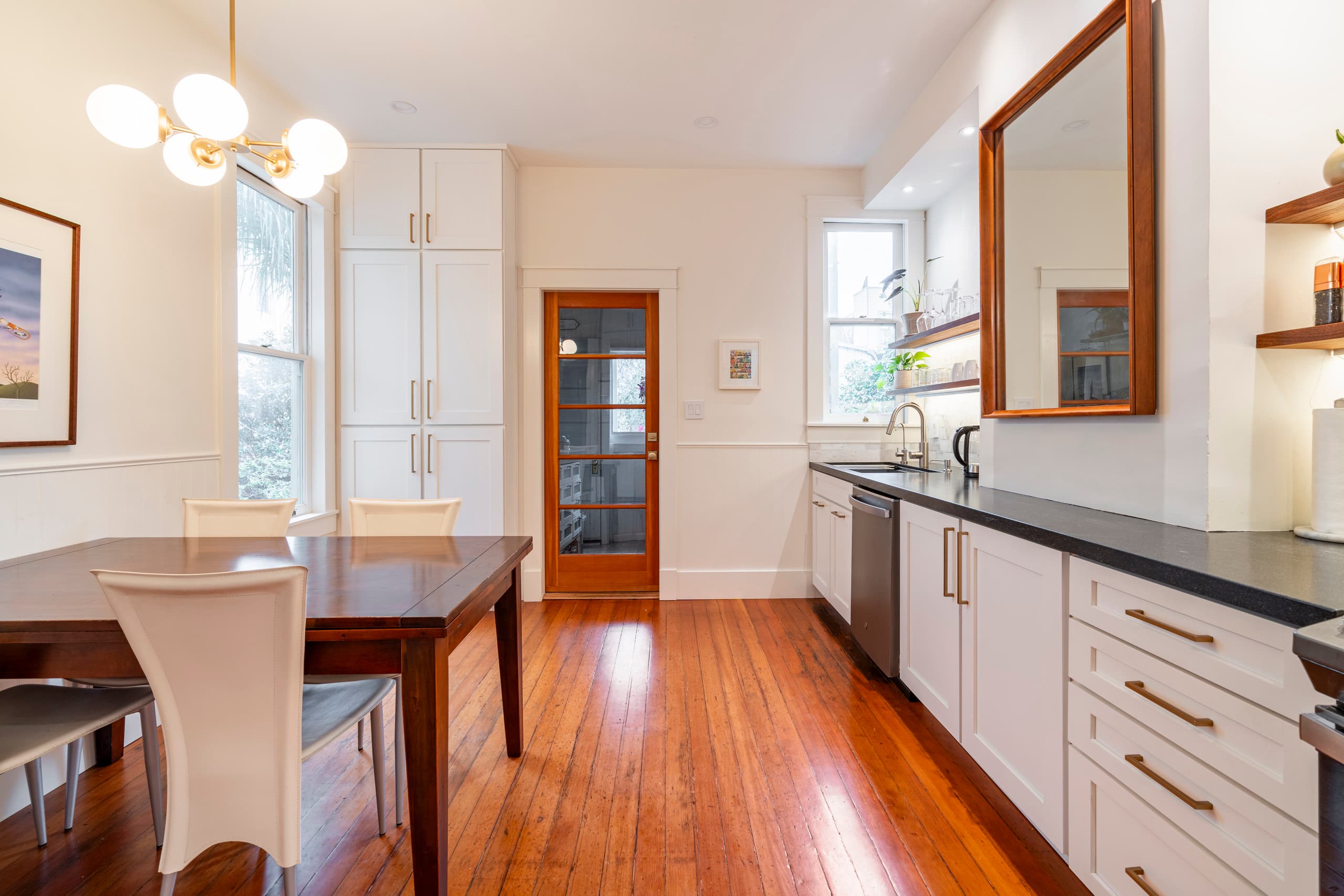 Condo in San Francisco · ★4.97 · 3 bedrooms · 3 beds · 1 bath - Image 4