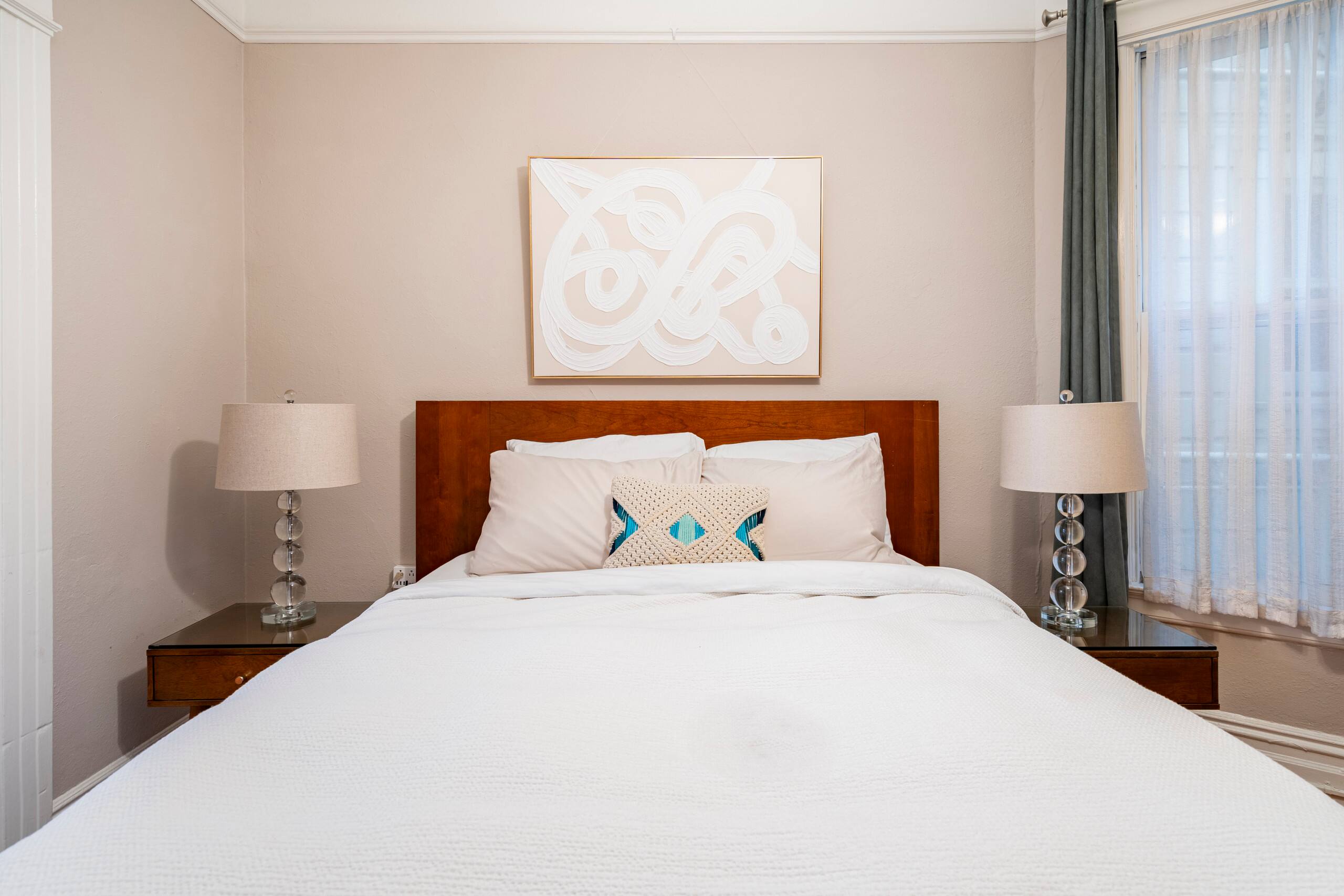 Condo in San Francisco · ★4.97 · 3 bedrooms · 3 beds · 1 bath - Image 12