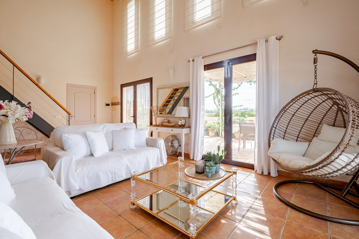 Successful Airbnb property: Charming loft in the Mallorcan countryside in Felanich
