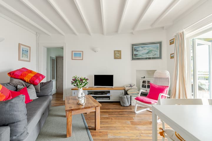 Garden Flat Near Newlyn With Stunning Sea Views - Penzance