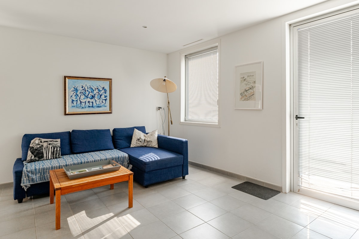 Annuncio Airbnb popolare: Apartment on the sea front center a Agon Coutainville