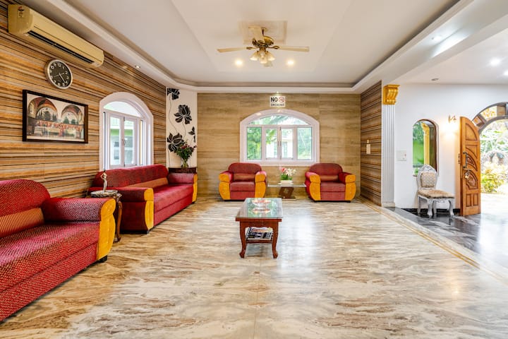 Living room 1 image 2