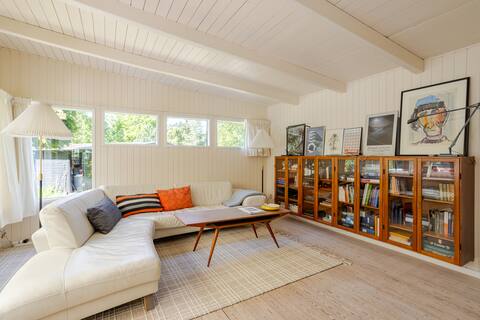 Cozy and well-appointed year-round summerhouse