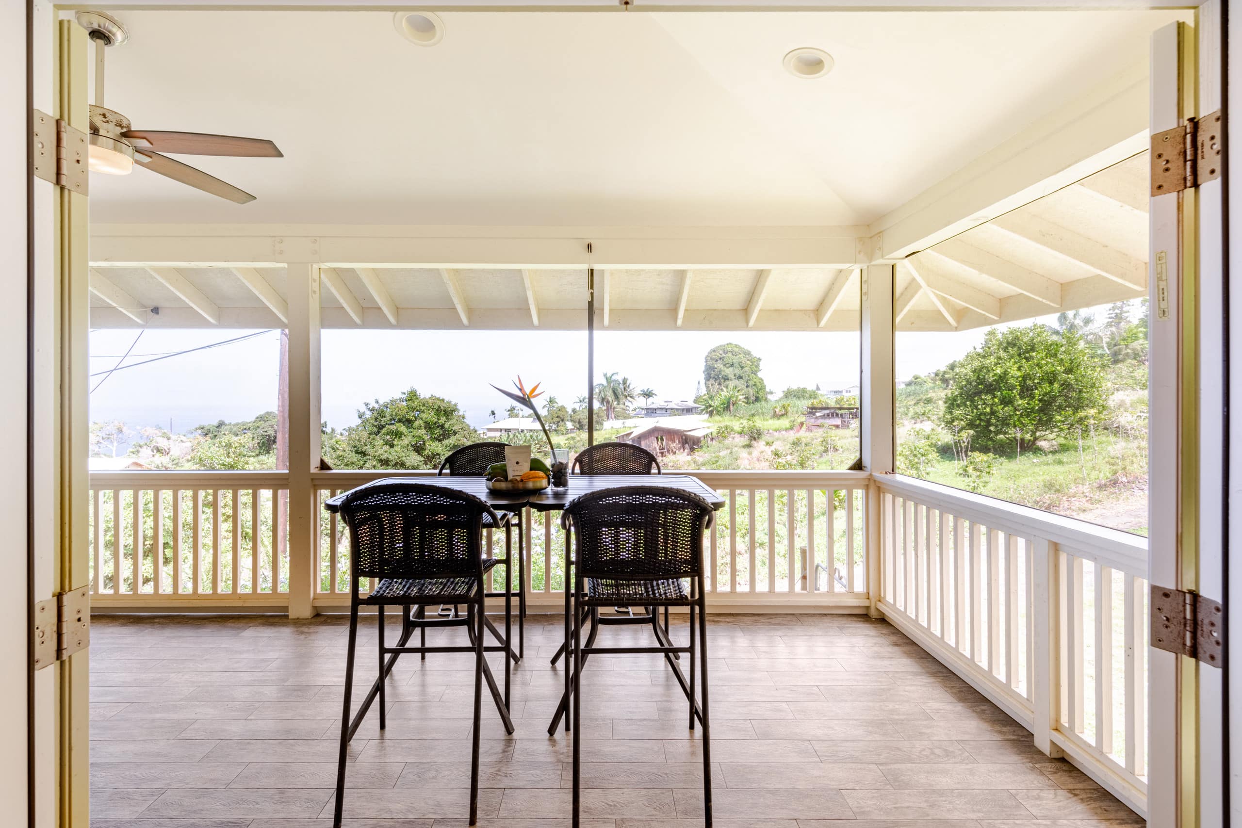 Kona Coffee Guesthouse- Tranquility w ocean views! - Image 4
