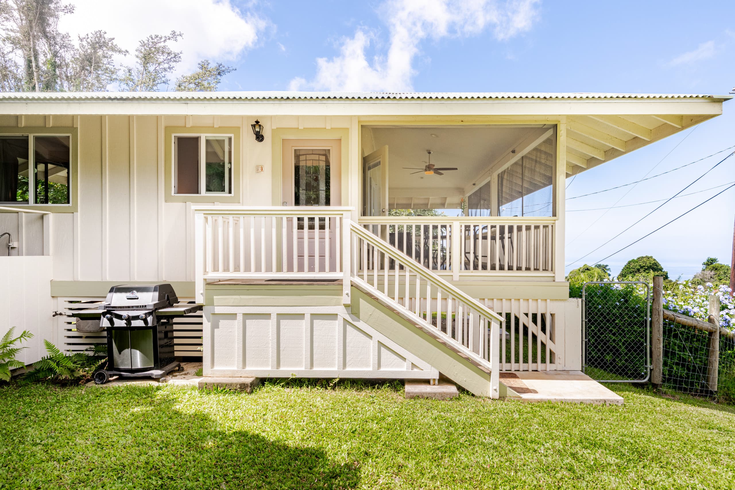 Kona Coffee Guesthouse- Tranquility w ocean views! - Image 17
