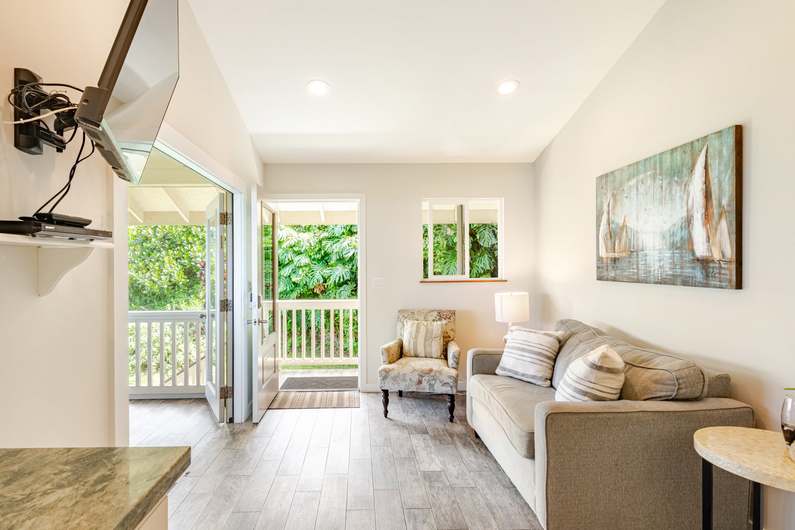 Kona Coffee Guesthouse- Tranquility w ocean views! - Image 2