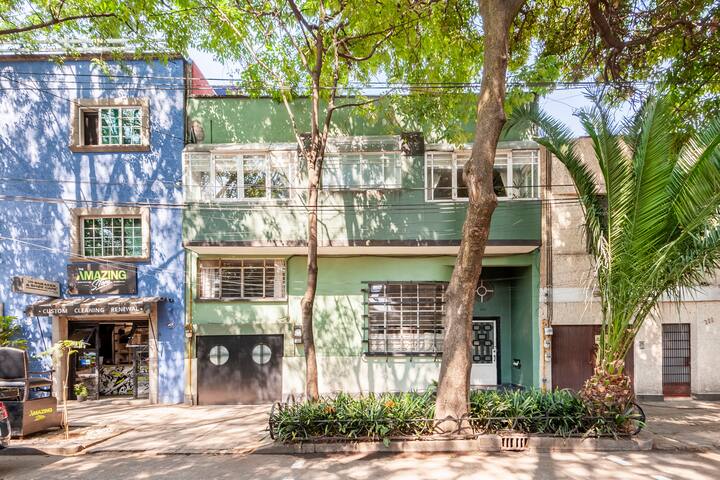 Art Deco Gem with Garden in the heart of Condesa. gallery image 2