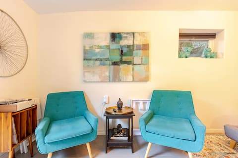 Top Airbnb: Private Silver Lake Guest Suite in Silver Lake