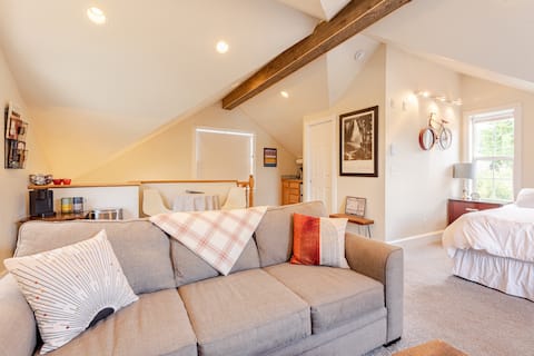 Successful Airbnb property: Old Town Lafayette Studio Apartment in Boulder County