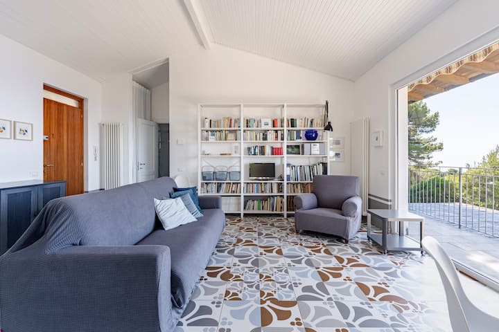 Belvedere sea view cottage