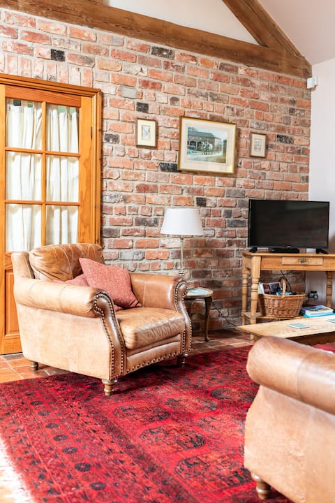 Popular Airbnb listing: Cozy cottage near Lincoln and Showground in West Lindsey