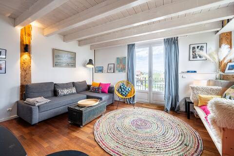 Stylish barn cosy home lake mountain walk ski