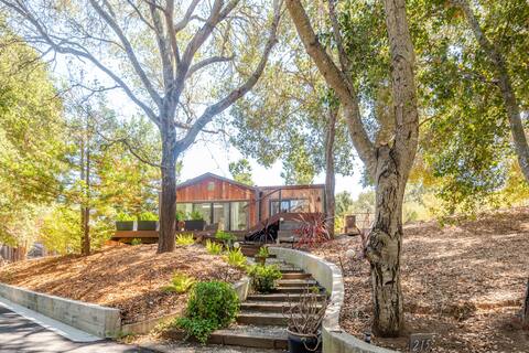 A beautiful Tree house -your own retreat