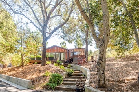 A beautiful Tree house -your own retreat