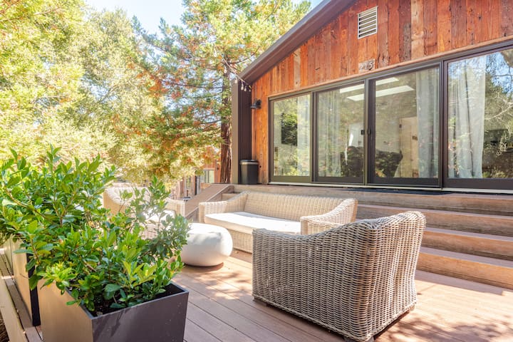 A beautiful Tree house -your own retreat