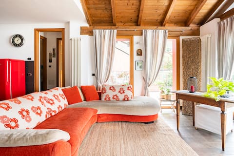 Villa Silvi luxury hot tube sauna pool lake view