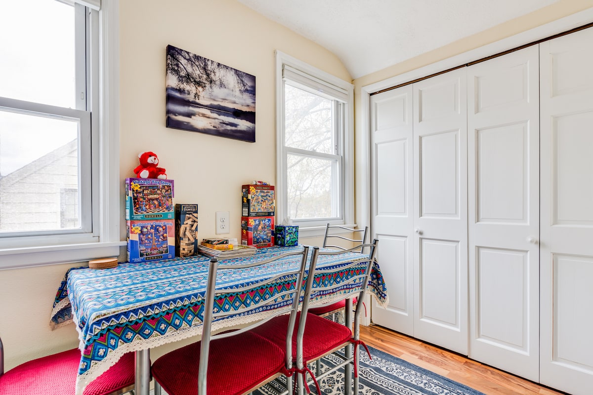 Charming Two Bedroom 2nd Floor near Xcel Center