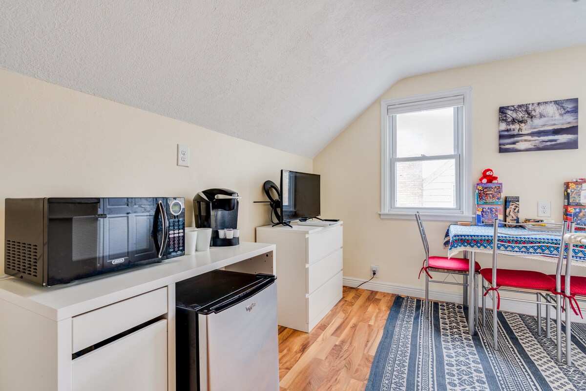 Charming Two Bedroom 2nd Floor near Xcel Center
