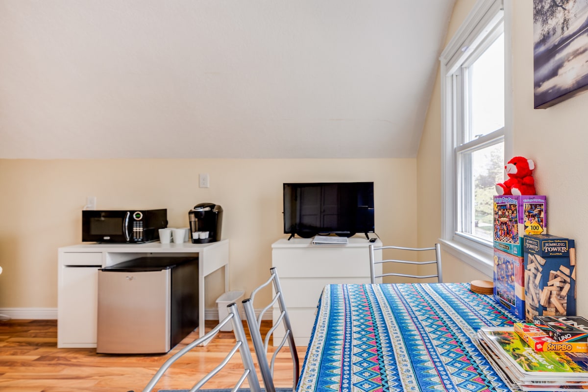 Charming Two Bedroom 2nd Floor near Xcel Center