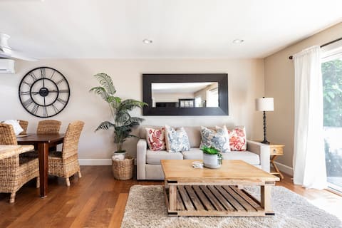 Top performing Airbnb: Kick Back on the Spacious Patio at a Fresh-Feeling Pad in Orange County