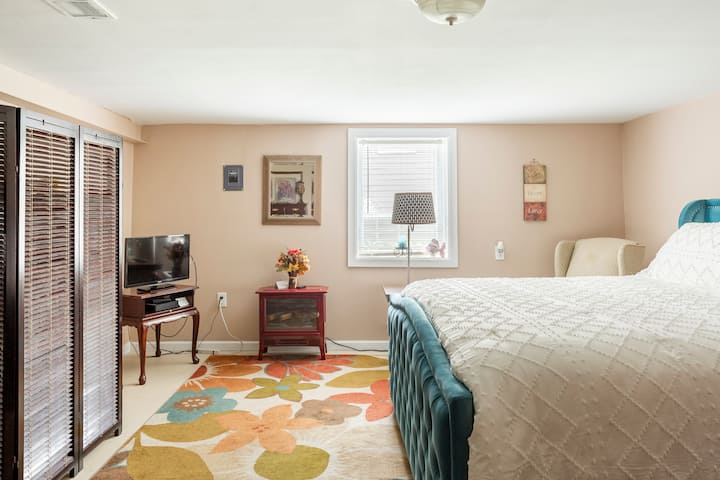 Private bedroom 