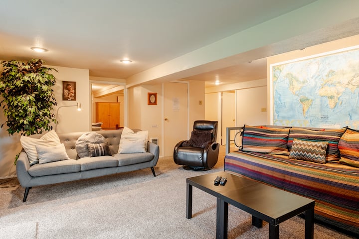 Country Oasis Yet Close To Shops! - Federal Way, WA