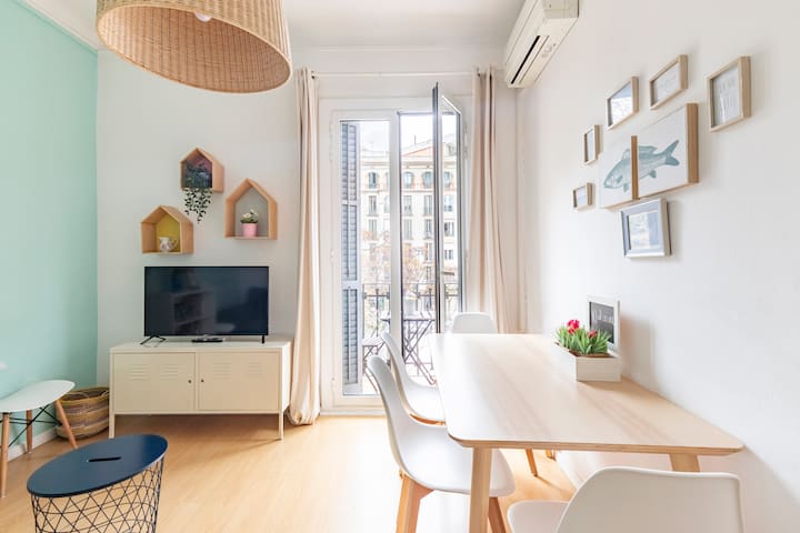 Soak up the Sun with Unbeatable Views of the Sagrada Familia