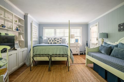 In-Law Suite w/Private Entrance & Off-St. Parking