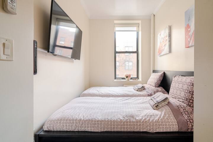 ALL new modern apartment of 2 bedroom NYC style!❤️ gallery image 4